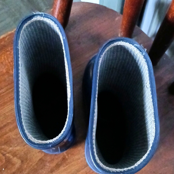 Kids Rain Boots Size 5-6 - Picture 4 of 5